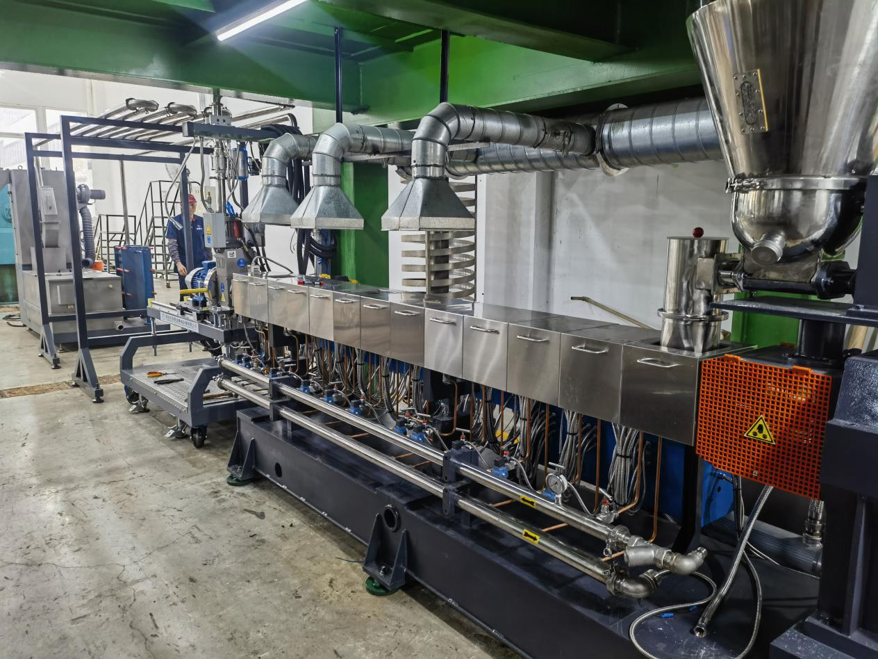 乐鱼leyuTPE引进双螺杆挤出机+水下切生产线自动化设备 乐鱼leyuTPE引进双螺杆挤出机+水下切生产线自动化设备